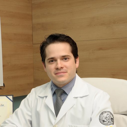 Dr. Hidelbrando Mota Filho sorrindo